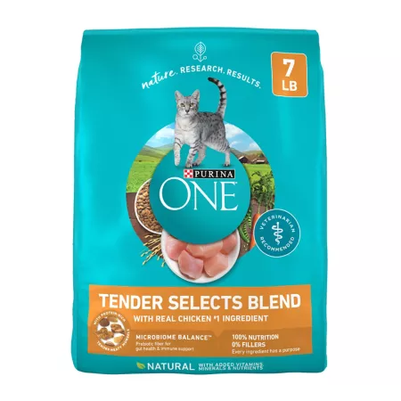 Purina ONE Natural Adult Indoor/Outdoor Tender Selects Blend with Real Chicken Recipe Dry Cat Food 7 lb Bag Dry Cat Food