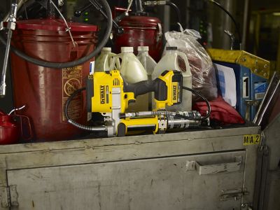 Image showing 9 th DEWALT 20V Lithium-Ion Grease Gun Kit with Battery, 4Ah, and Charger