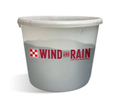 Purina Wind and Rain All-Season 4 Cattle Mineral Supplements, 225 lb. Tub
