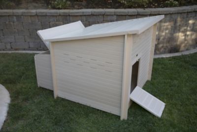 ecoFLEX New Age Pet Jumbo Fontana Chicken Barn, Maple Chicken Coop, ECHK503-B