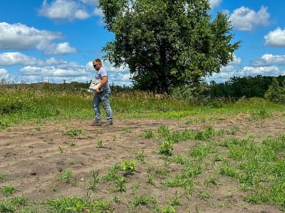 Image showing 7 th Yard Tuff 25 lb. Shoulder Spreader