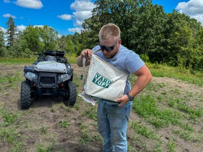 Image showing 8 th Yard Tuff 25 lb. Shoulder Spreader