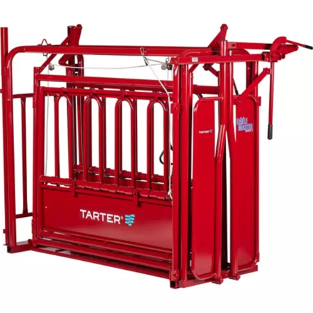 Tarter CattleMaster Series 3 Standard Compression Chute with Manual Head Gate Chutes & Headgates