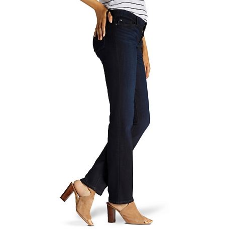 Lee Women's Regular Fit Mid-Rise Flex Motion Straight Leg Jeans at Tractor  Supply Co.