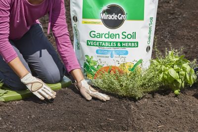 Miracle Gro Garden Soil For Vegetables And Herbs 1 5 Cu Ft At Tractor Supply Co