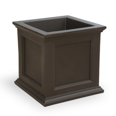 Mayne 9.5 gal. Polyethylene Fairfield Patio Planter, 20 in. x 20 in.