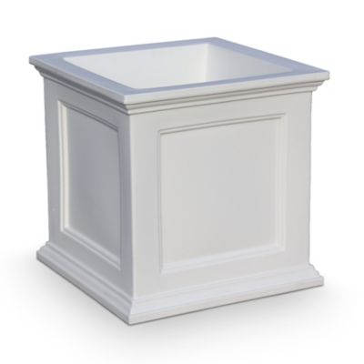 Mayne 9.5 gal. Polyethylene Fairfield Patio Planter, 20 in. x 20 in.