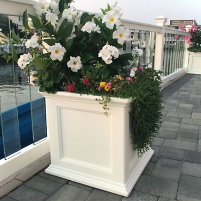 Image showing 6 th Mayne 9.5 gal. Polyethylene Fairfield Patio Planter, 20 in. x 20 in.