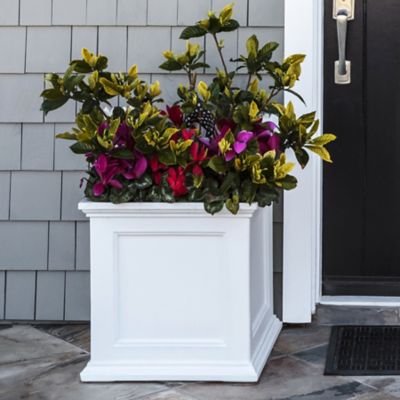 Image showing 7 th Mayne 9.5 gal. Polyethylene Fairfield Patio Planter, 20 in. x 20 in.