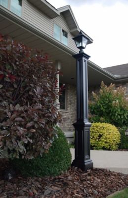 Image showing  Signature Lamp Post, Black
