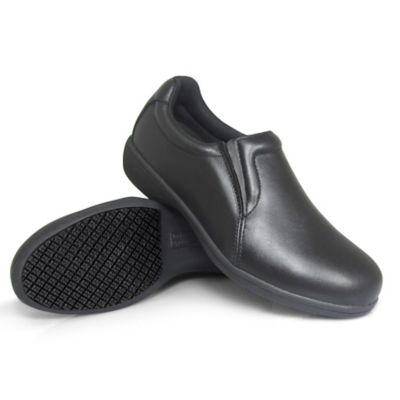 slip resistant casual shoes