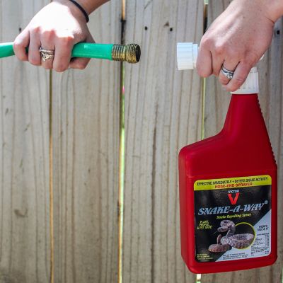 Image showing  32 oz. Snake A Way Hose End Repellent