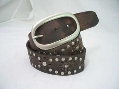 Cowgirls Rock Women's 38 mm Floral Leather Belt, 42 in. L x 1-1/2 in. W