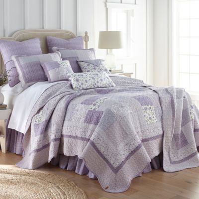 Image showing  Lavender Rose Quilt, Twin