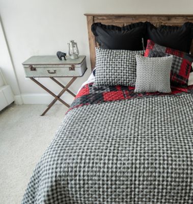 Image showing  Red Forest Quilt Set, King