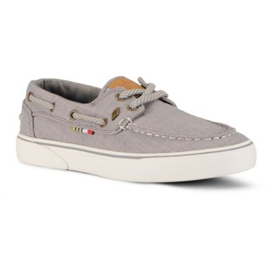 casual boat shoes