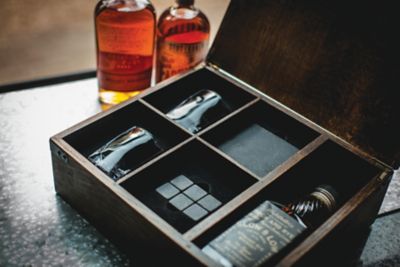 Image showing 6 th Legacy Whiskey Box Gift Set, Oak