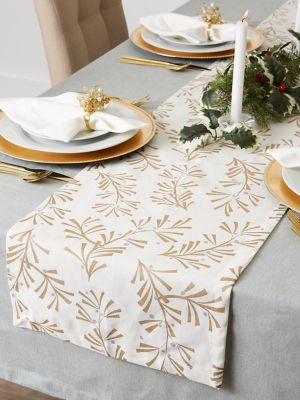 Zingz & Thingz Metallic Holly Leaves Table Runner, Cotton Yarn