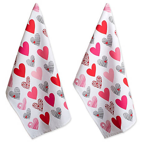 Zingz & Thingz Hearts Collage Printed Dish Towel Set, 18 in. x 28 in.