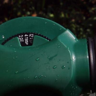 Image showing  G499 32-ounce Select 'n Spray Lawn & Garden Hose-end Sprayer