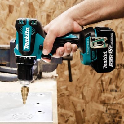 Image showing 7 th Makita 18V 1/2 in. Cordless Brushless Driver Drill Kit