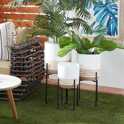 Harper & Willow White Metal Indoor Outdoor Planter with Removable Stand Set of 3 20 in., 24 in., 28 in. H
