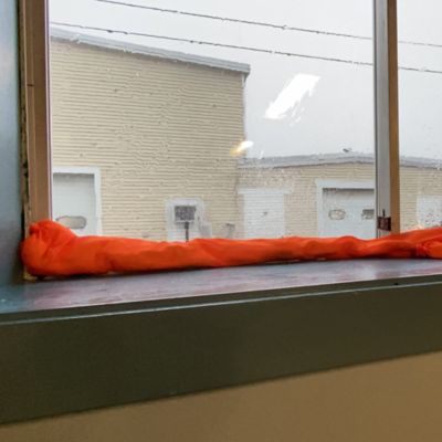 Image showing 8 th Quick Dam Indoor Grab and Go Flood Control Kit with 1 Bucket (25 Water Dams)