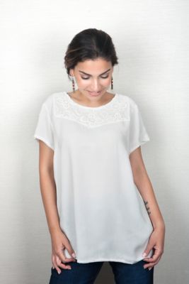 Ribbon Heart Short-Sleeve Top with Lace Neckline