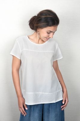 Ribbon Heart Short-Sleeve Top with Embroidery