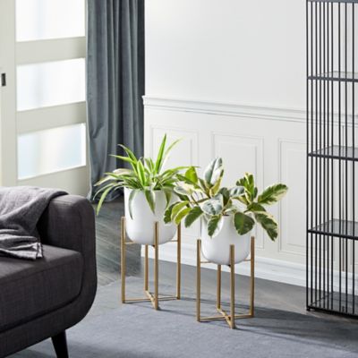 Harper & Willow White Metal Indoor Outdoor Dome Planter with Removable Stand Set of 2 20 in., 22 in.H