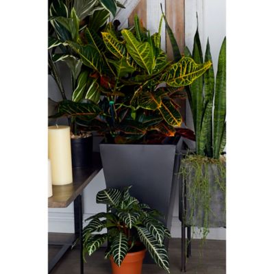 Harper & Willow Iron Contemporary Trapezoidal Decorative Planter Set, 17 in., 21 in., 25 in., 3-Pack