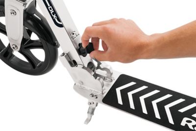 Image showing 6 th Razor Kids' A5 DLX Scooter, Ages 5 and Up, Silver