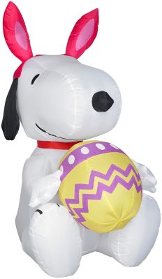 Gemmy 42.13 in. Snoopy Holding Egg Decor Outdoor Inflatable Easter Decoration