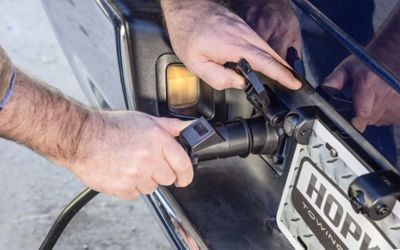 Image showing  7-Blade LED Test Trailer Side Connector