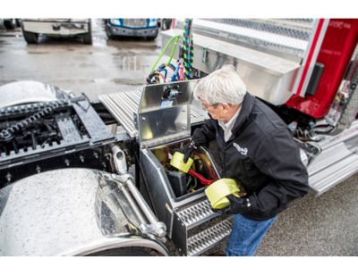 Image showing 7 th Buyers Products Heavy-Duty Smooth Aluminum Step Box for Semi Trucks, 18 in.