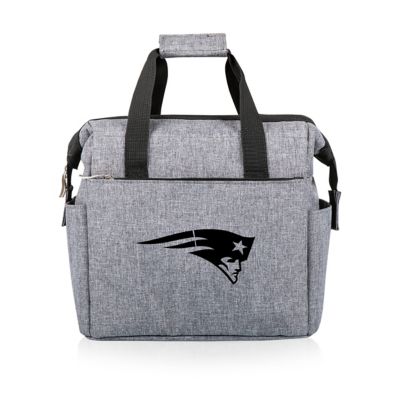 Picnic Time 7 qt. NFL New England Patriots On-the-Go Insulated Lunch Cooler
