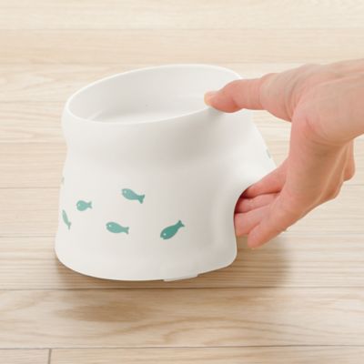 Image showing  0.6-Cup Raised Polypropylene Fish-Patterned Cat Bowl