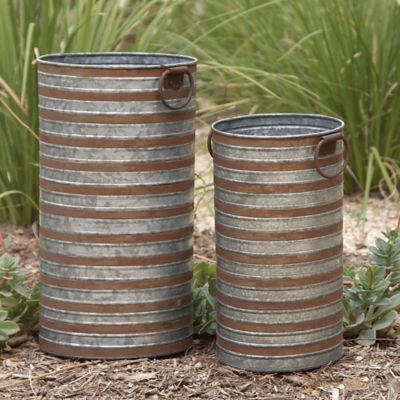 Harper & Willow Gray Metal Indoor Outdoor Planter with Handles, Set of 2, 20 in., 16 in. H