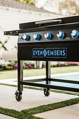 Image showing 8 th Even Embers 5-Burner Propane Gas Pre-Seasoned Griddle with Lid, 40 in., Black