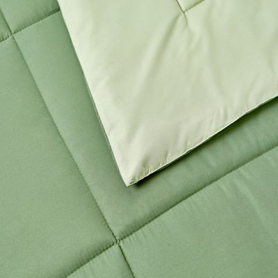 Image showing  All-Season Microfiber Color Reversible Down Alternative Comforter