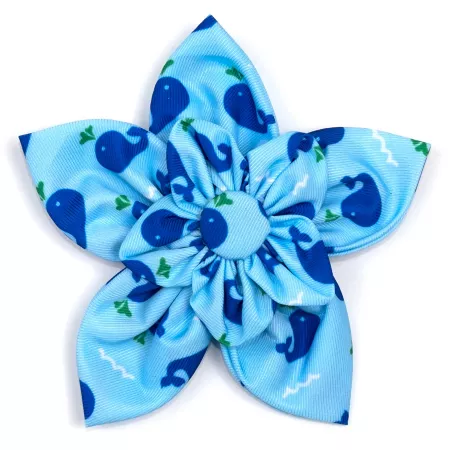 Dignified Dog Sprinkler Flower Shaped Adjustable Pet Collar Accessory Dog Bandanas Ties & Accessories