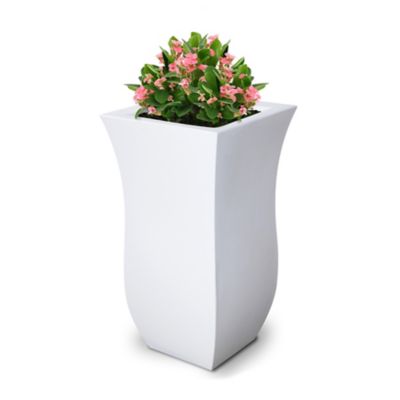 Mayne Valencia 30 in. Tall Polyethylene Planter