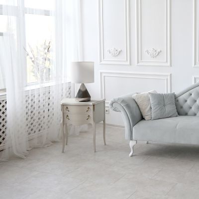 Simple Designs Solid Pyramid Table Lamp, Silver Base