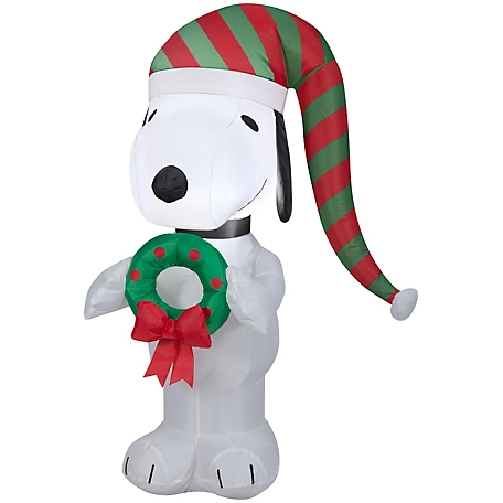 Gemmy Airblown Outdoor Inflatable Snoopy with Wreath