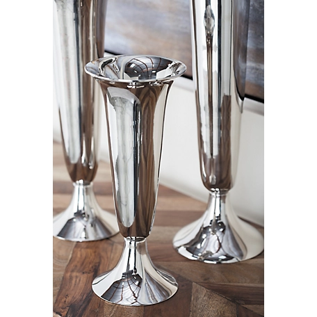 Harper & Willow Silver Aluminum Traditional Vase