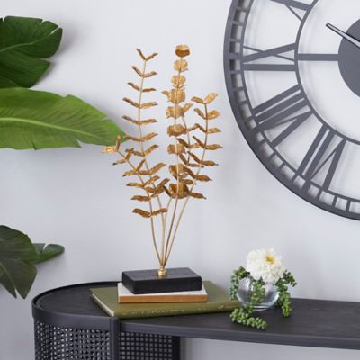 Cosmoliving by Cosmopolitan Gold Metal Contemporary Floral and Botanical Sculpture, 10 in. x 6 in. x 21 in.