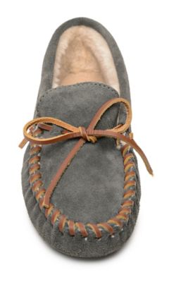 Minnetonka Men's Pile-Lined Softsole Moccasin Slippers