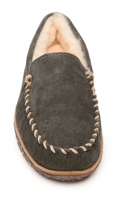 Minnetonka Men's Sheepskin Tobie Suede Slippers