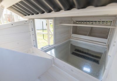 Image showing 9 th Zylina Modern Walk-In Hen House Chicken Coop, 8 Chicken Capacity, Modern White