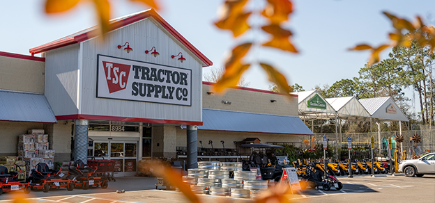 Tractor Supply storefront.